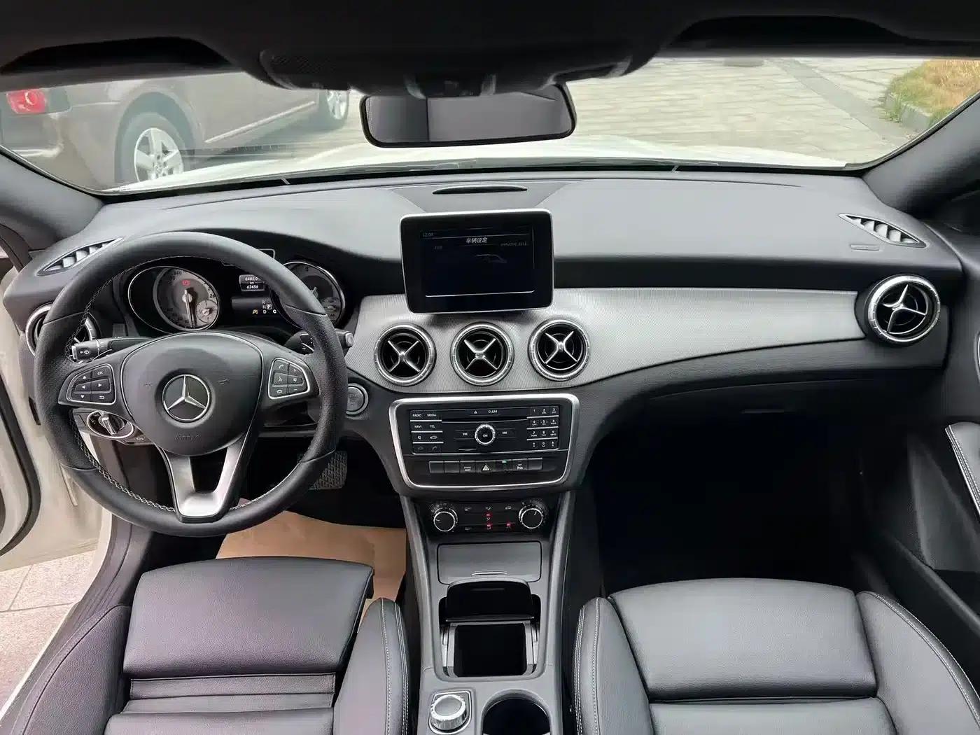 Imported Mercedes-Benz CLA 2016 CLA 200 Fashion Edition — миниатюра 7