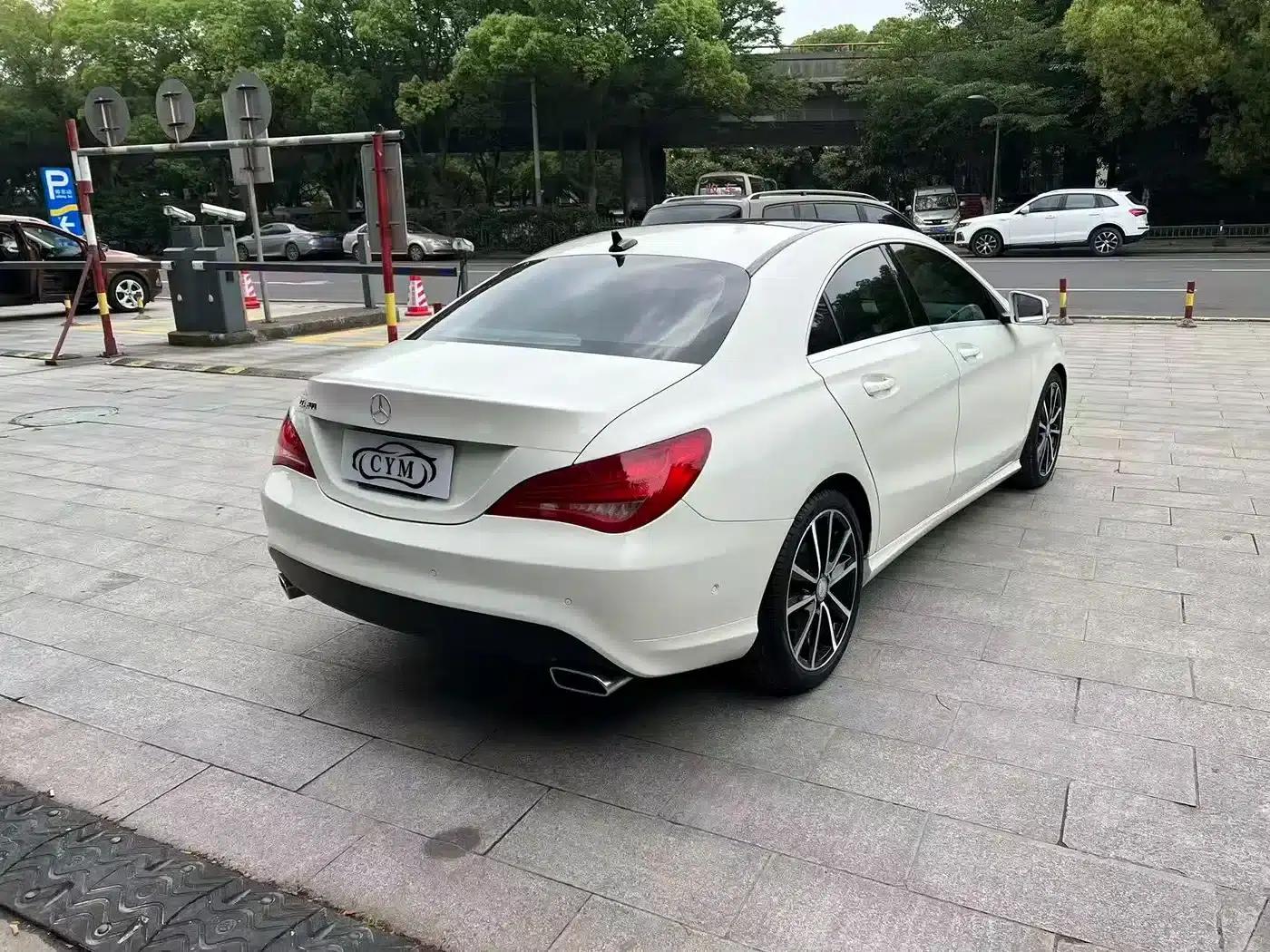 Imported Mercedes-Benz CLA 2016 CLA 200 Fashion Edition — миниатюра 8