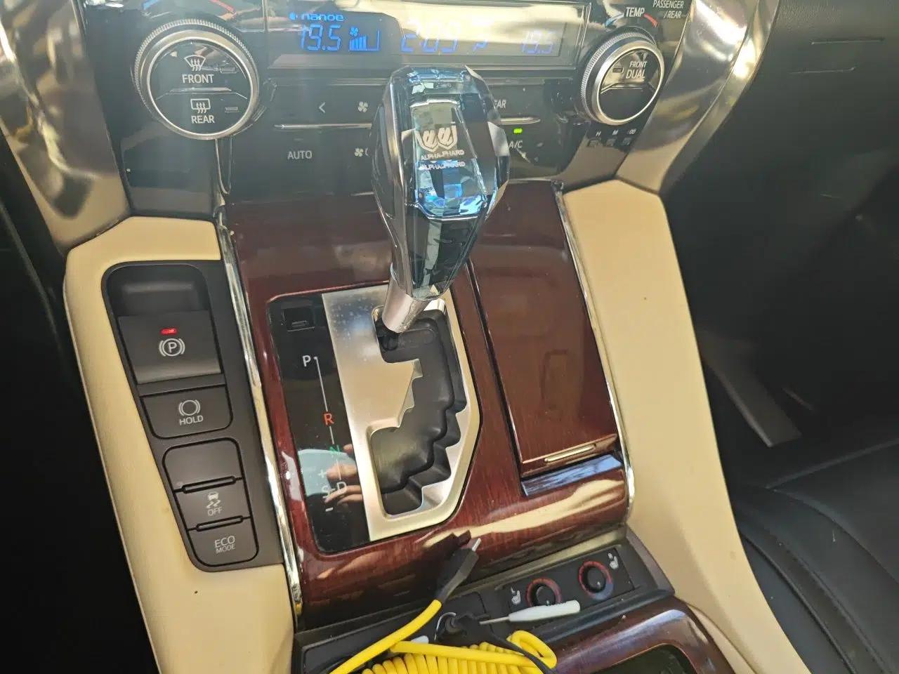 Toyota Alphard 2015 3.5L Luxury Edition — миниатюра 14