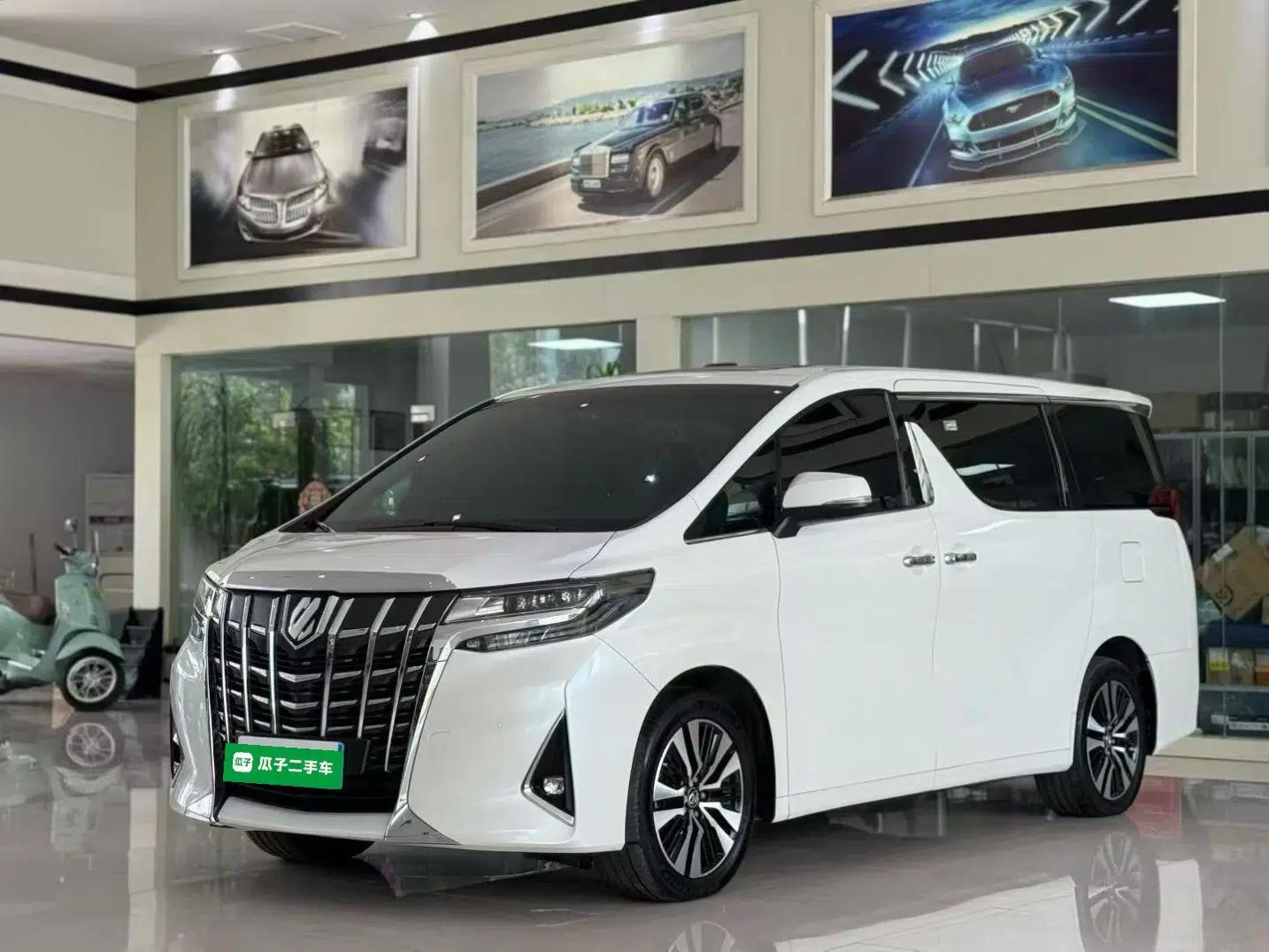 Toyota Alphard 2018 Revised Version 3.5L Premium Edition — миниатюра 1