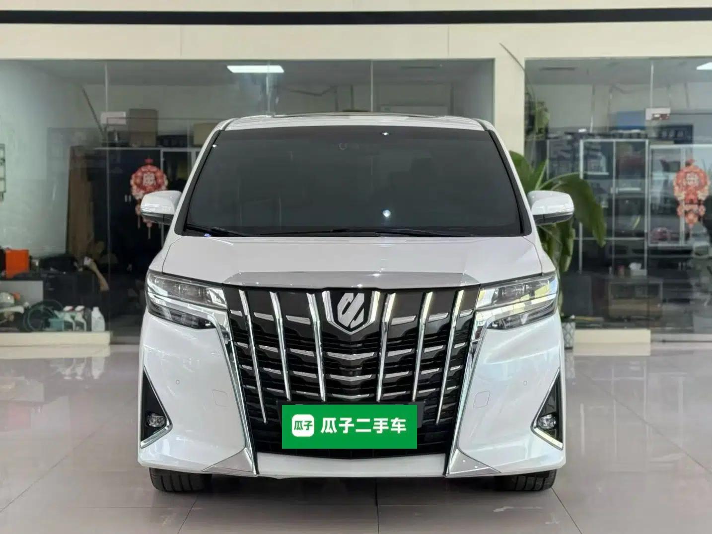 Toyota Alphard 2018 Revised Version 3.5L Premium Edition — миниатюра 2