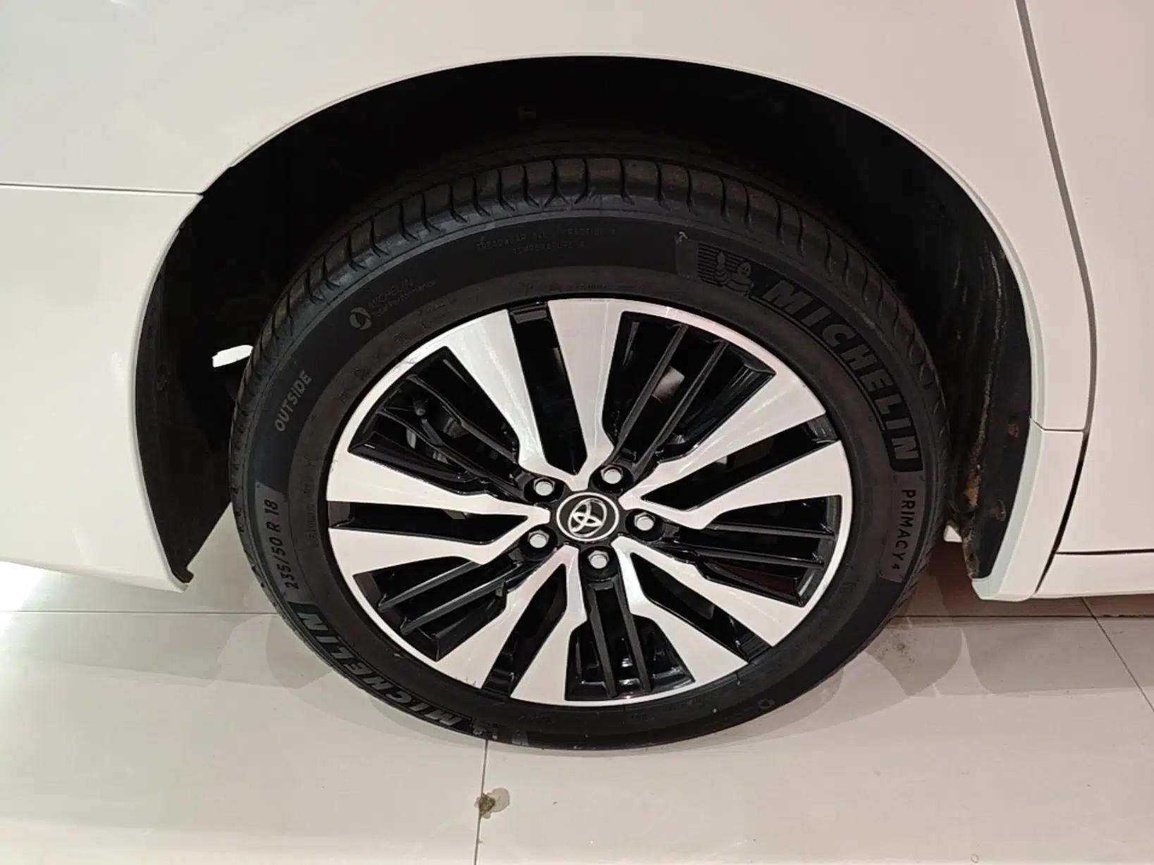 Toyota Alphard 2018 Revised Version 3.5L Premium Edition — миниатюра 11