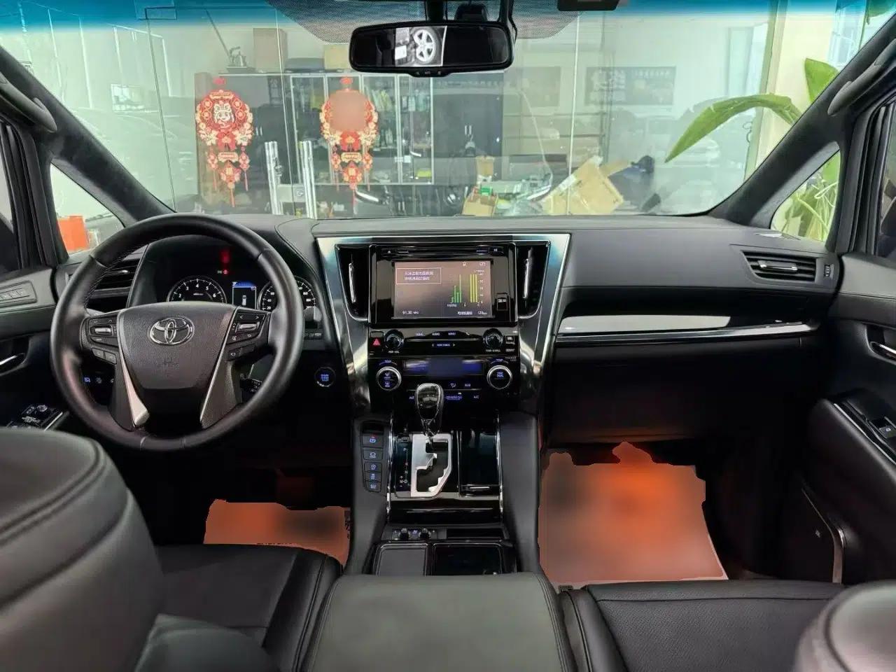 Toyota Alphard 2018 Revised Version 3.5L Premium Edition — миниатюра 12