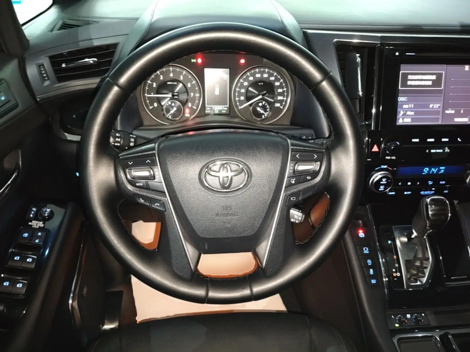Toyota Alphard 2018 Revised Version 3.5L Premium Edition — миниатюра 13