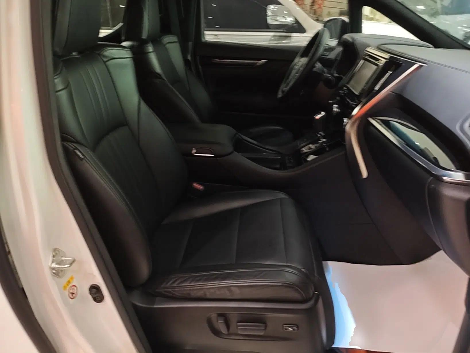 Toyota Alphard 2018 Revised Version 3.5L Premium Edition — миниатюра 19