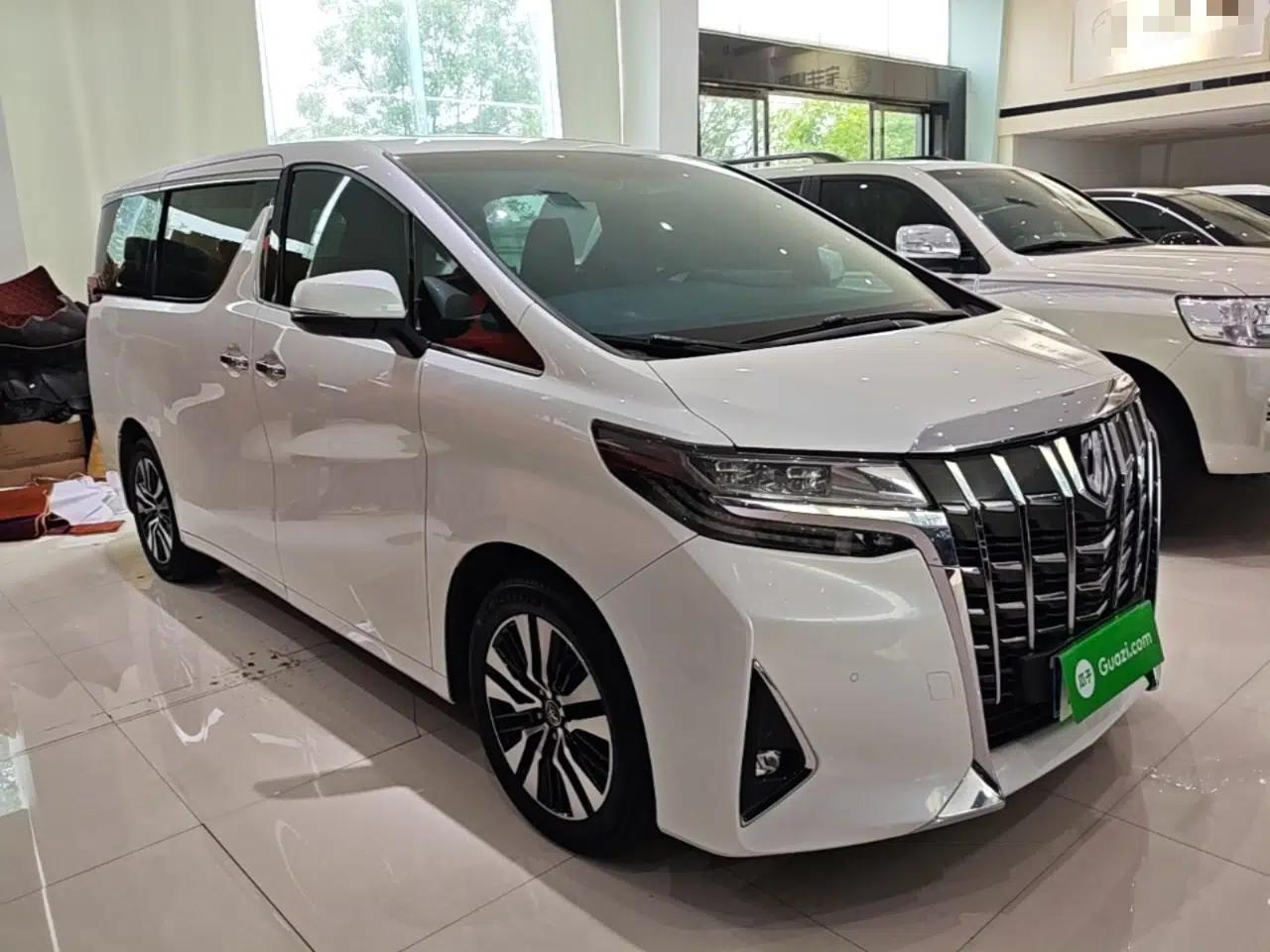 Toyota Alphard 2018 Revised Version 3.5L Premium Edition — миниатюра 3