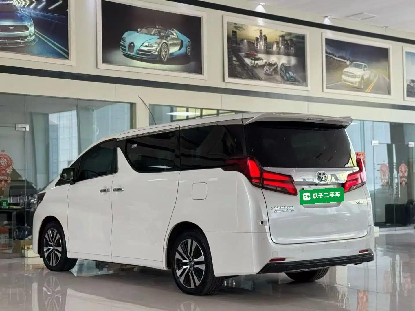 Toyota Alphard 2018 Revised Version 3.5L Premium Edition — миниатюра 4
