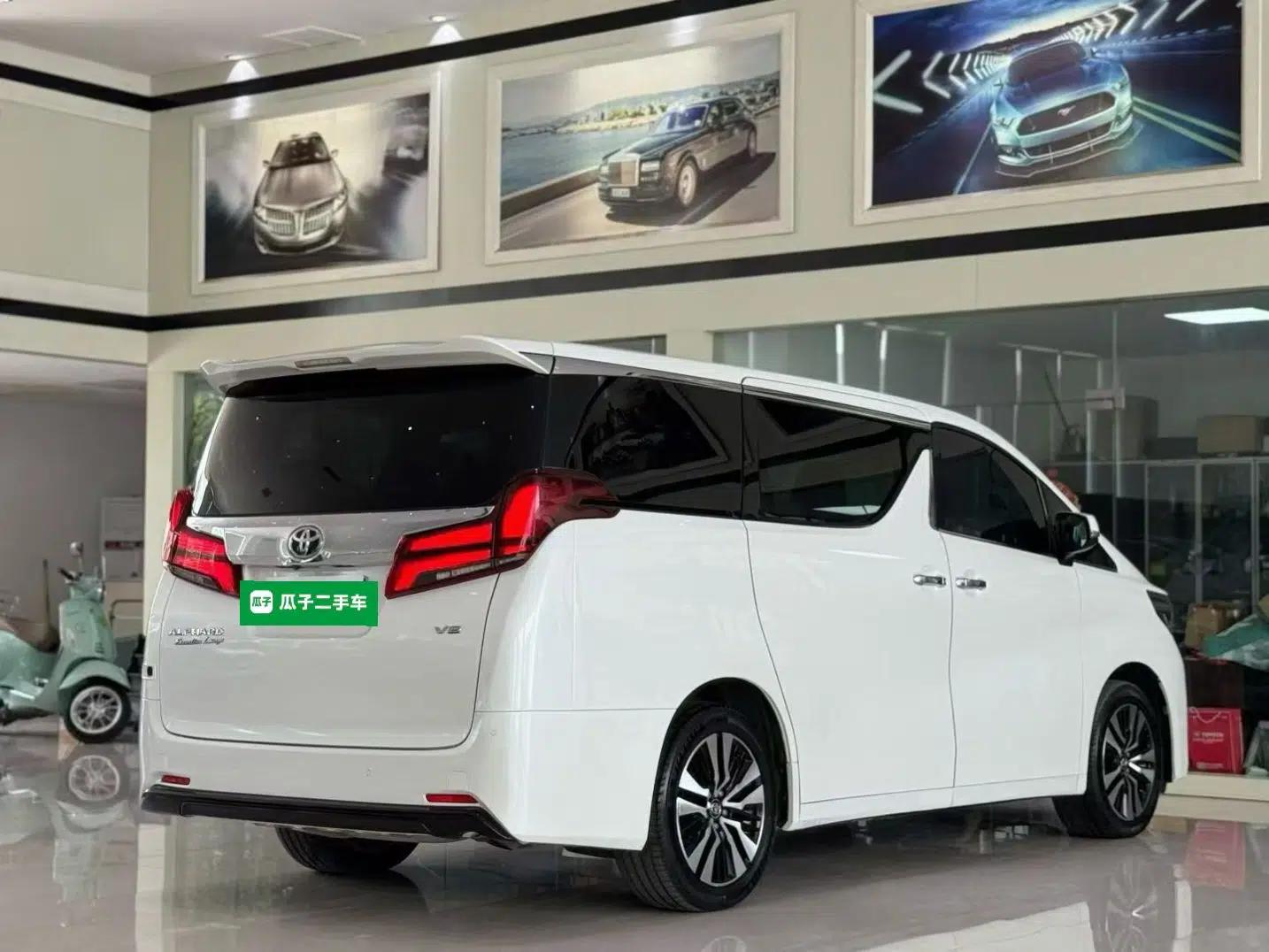 Toyota Alphard 2018 Revised Version 3.5L Premium Edition — миниатюра 6