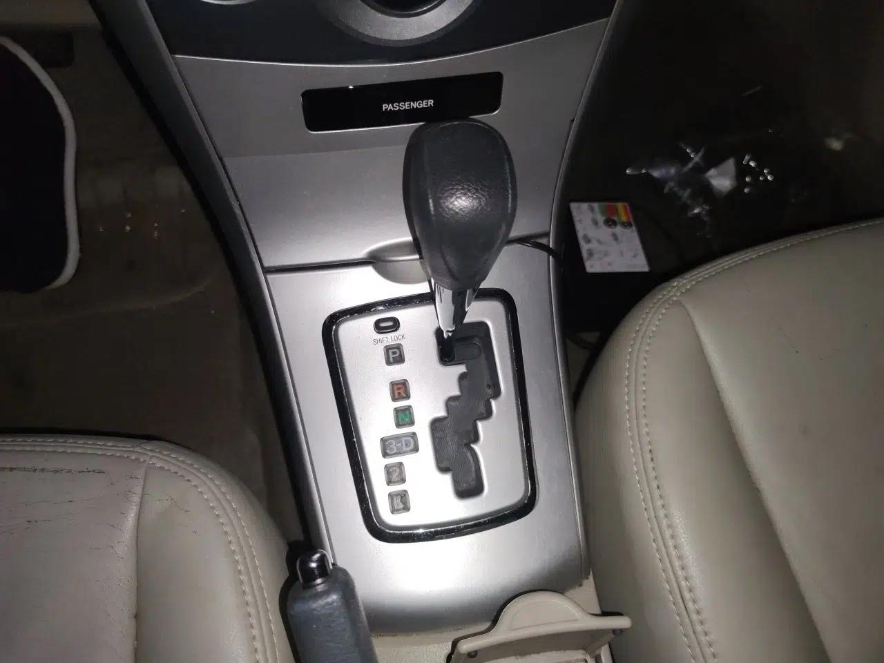 Toyota Corolla 2011 1.6L Automatic GL — миниатюра 14