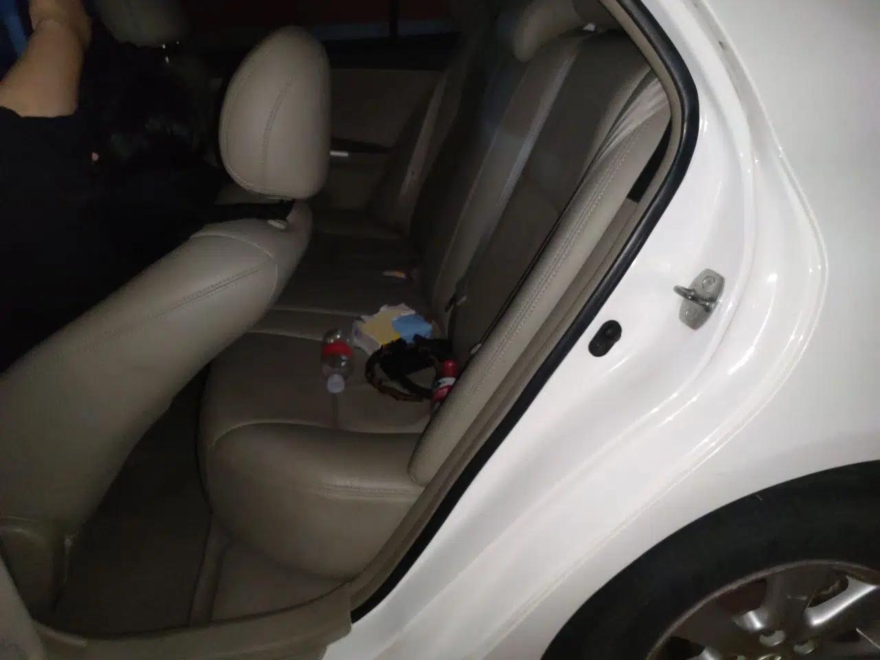 Toyota Corolla 2011 1.6L Automatic GL — миниатюра 17