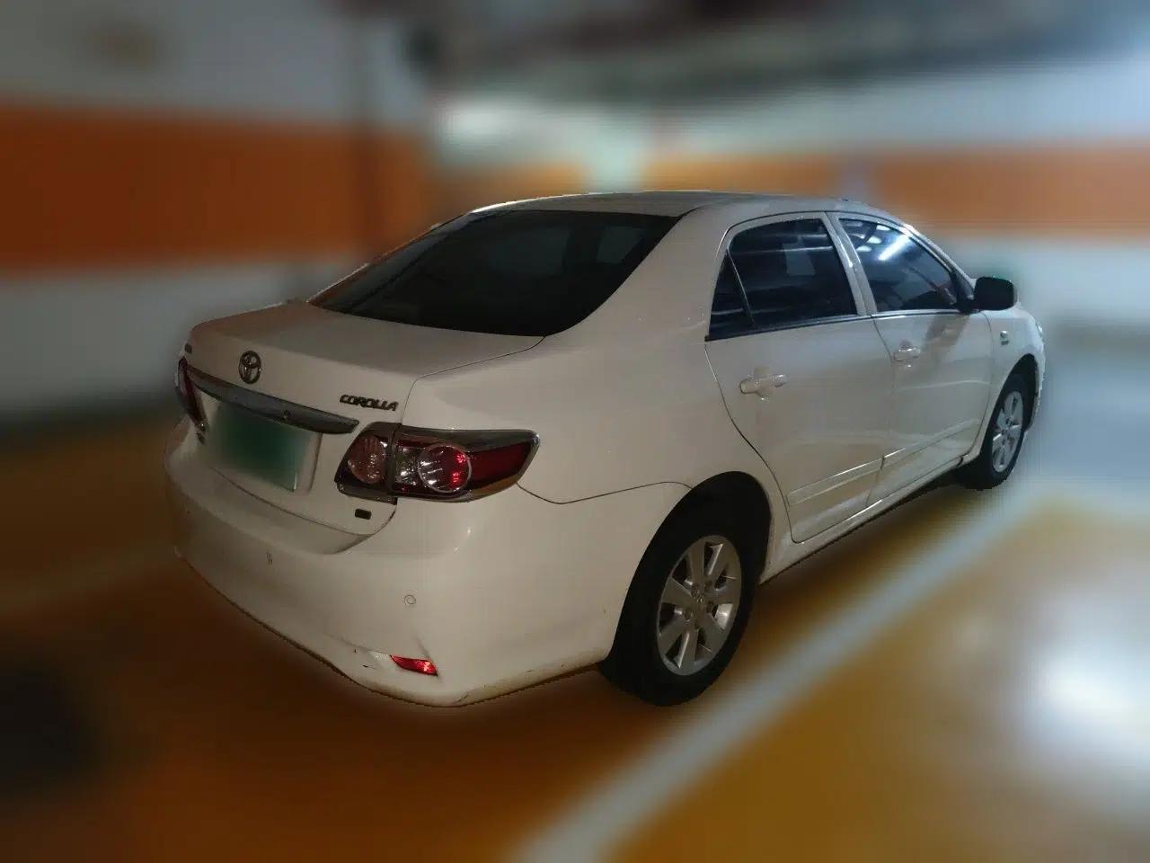 Toyota Corolla 2011 1.6L Automatic GL — миниатюра 6