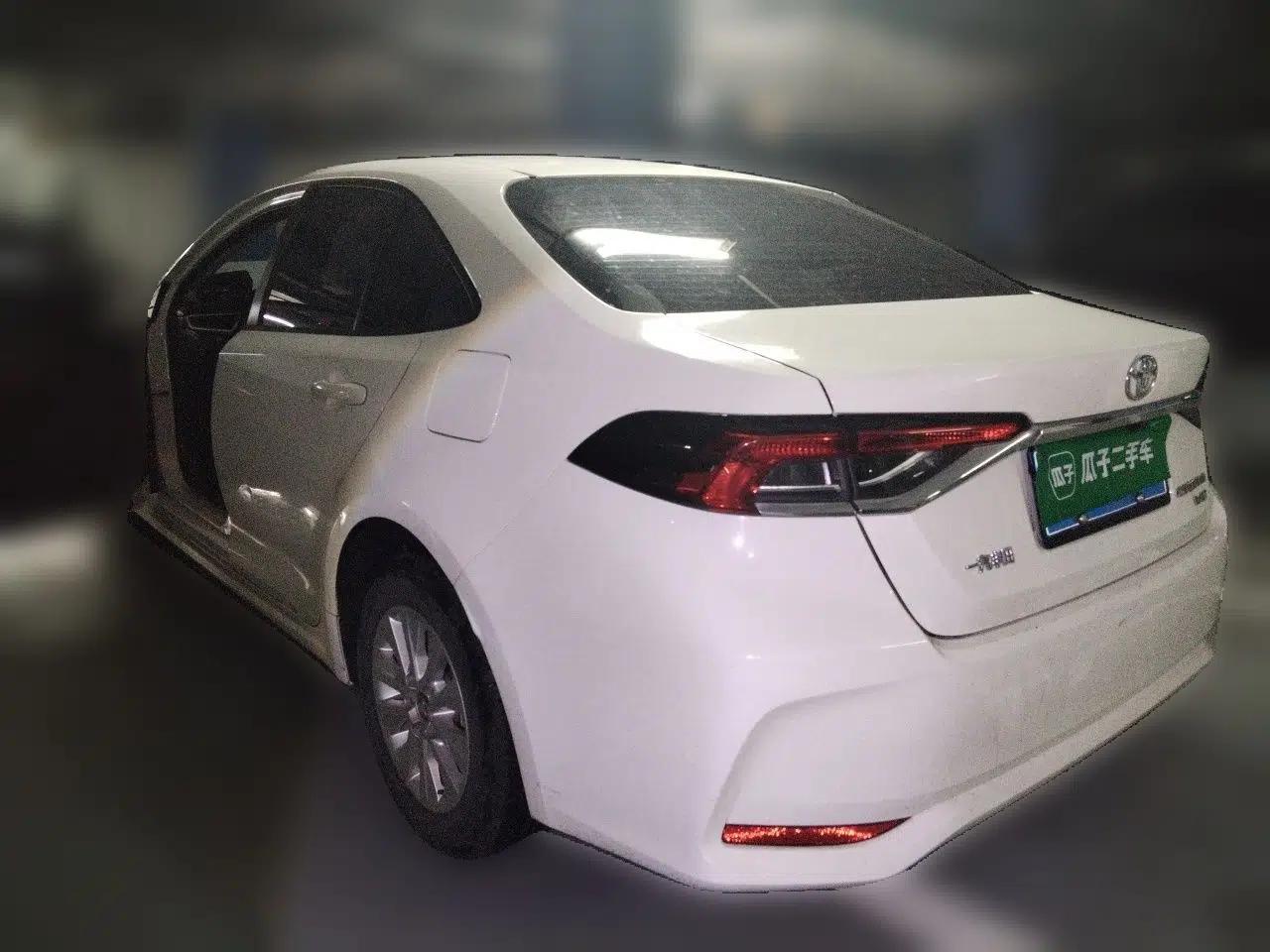 Toyota Corolla 2019 1.2T S-CVT GL Pioneer Edition — миниатюра 4