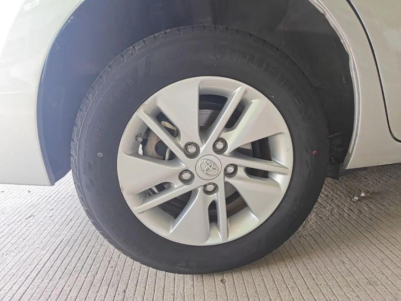 Toyota Corolla 2014 1.6L CVT GL — миниатюра 11