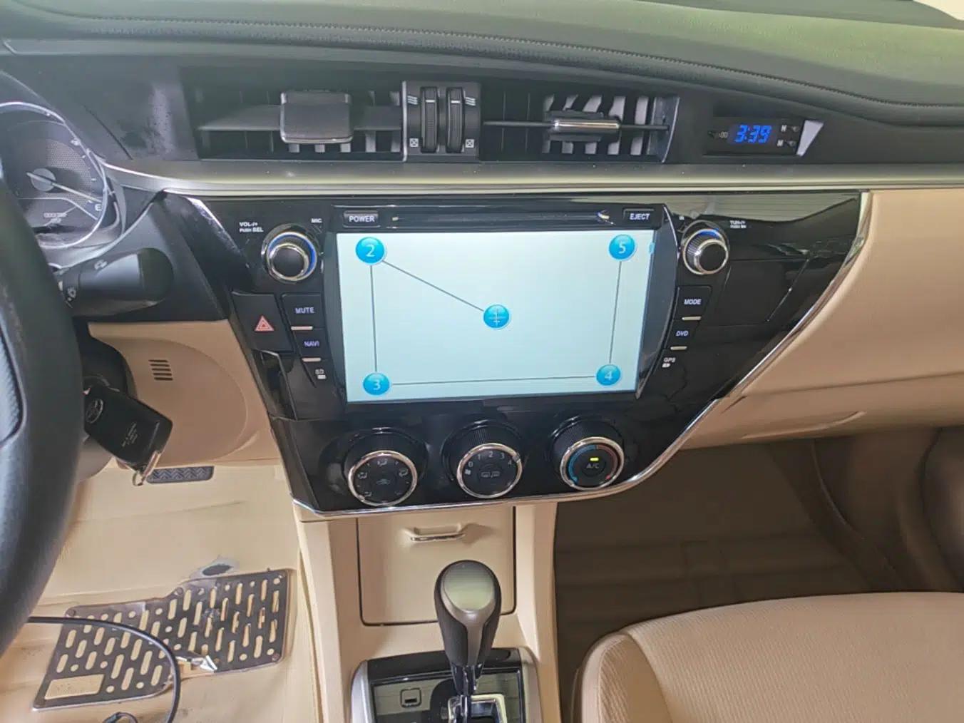 Toyota Corolla 2014 1.6L CVT GL — миниатюра 15