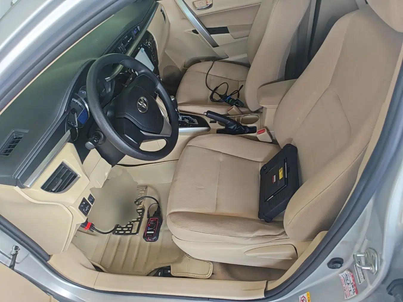 Toyota Corolla 2014 1.6L CVT GL — миниатюра 17
