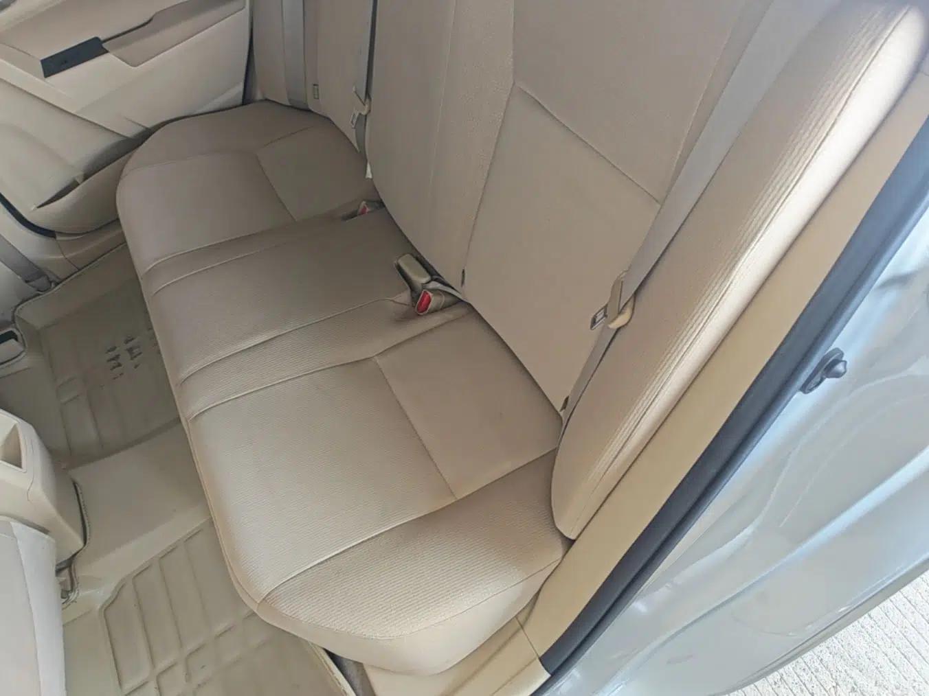 Toyota Corolla 2014 1.6L CVT GL — миниатюра 20
