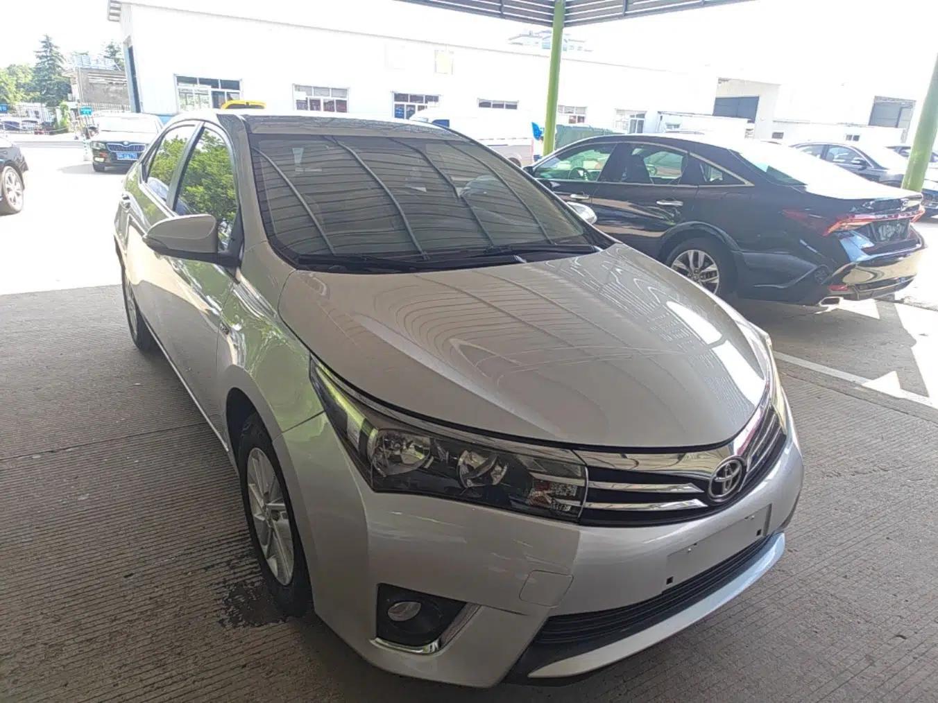 Toyota Corolla 2014 1.6L CVT GL — миниатюра 3