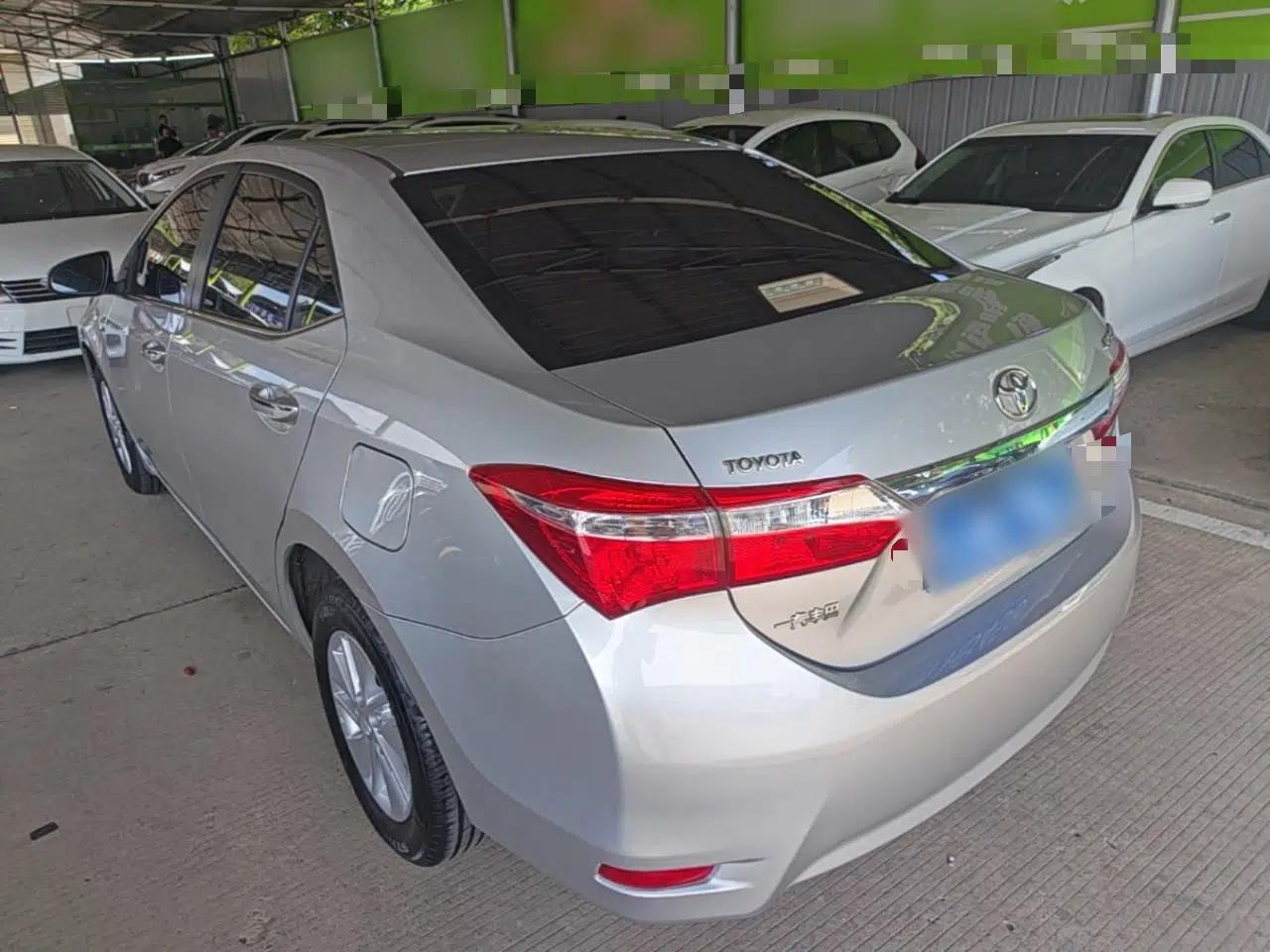 Toyota Corolla 2014 1.6L CVT GL — миниатюра 4