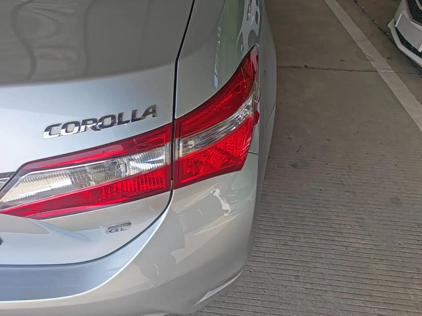 Toyota Corolla 2014 1.6L CVT GL — миниатюра 9