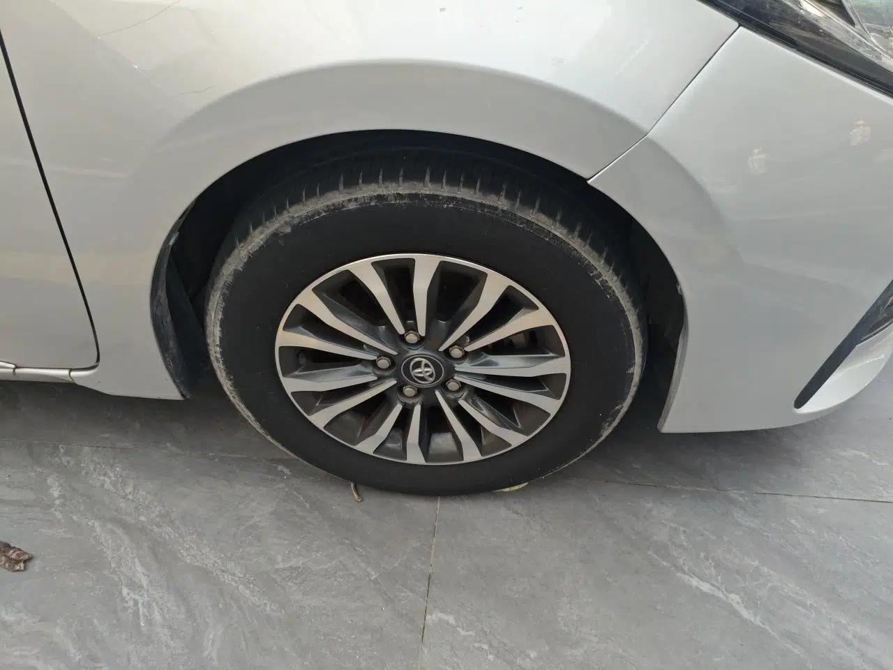 Toyota Corolla 2017 Revised Version 1.2T S-CVT GL-i — миниатюра 8