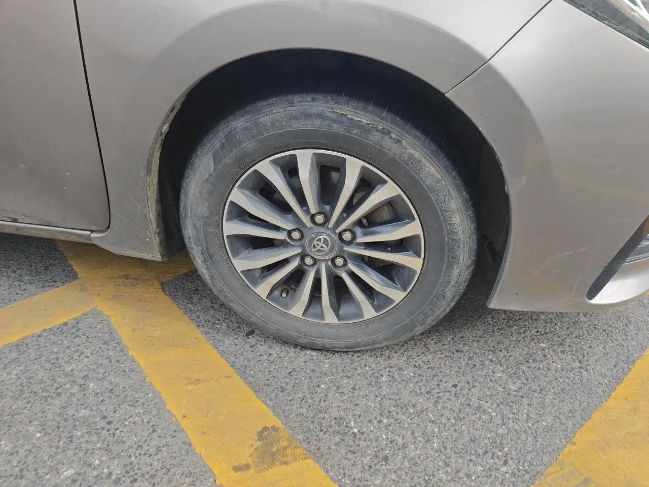 Toyota Corolla 2017 Revised Version 1.2T S-CVT GL — миниатюра 8