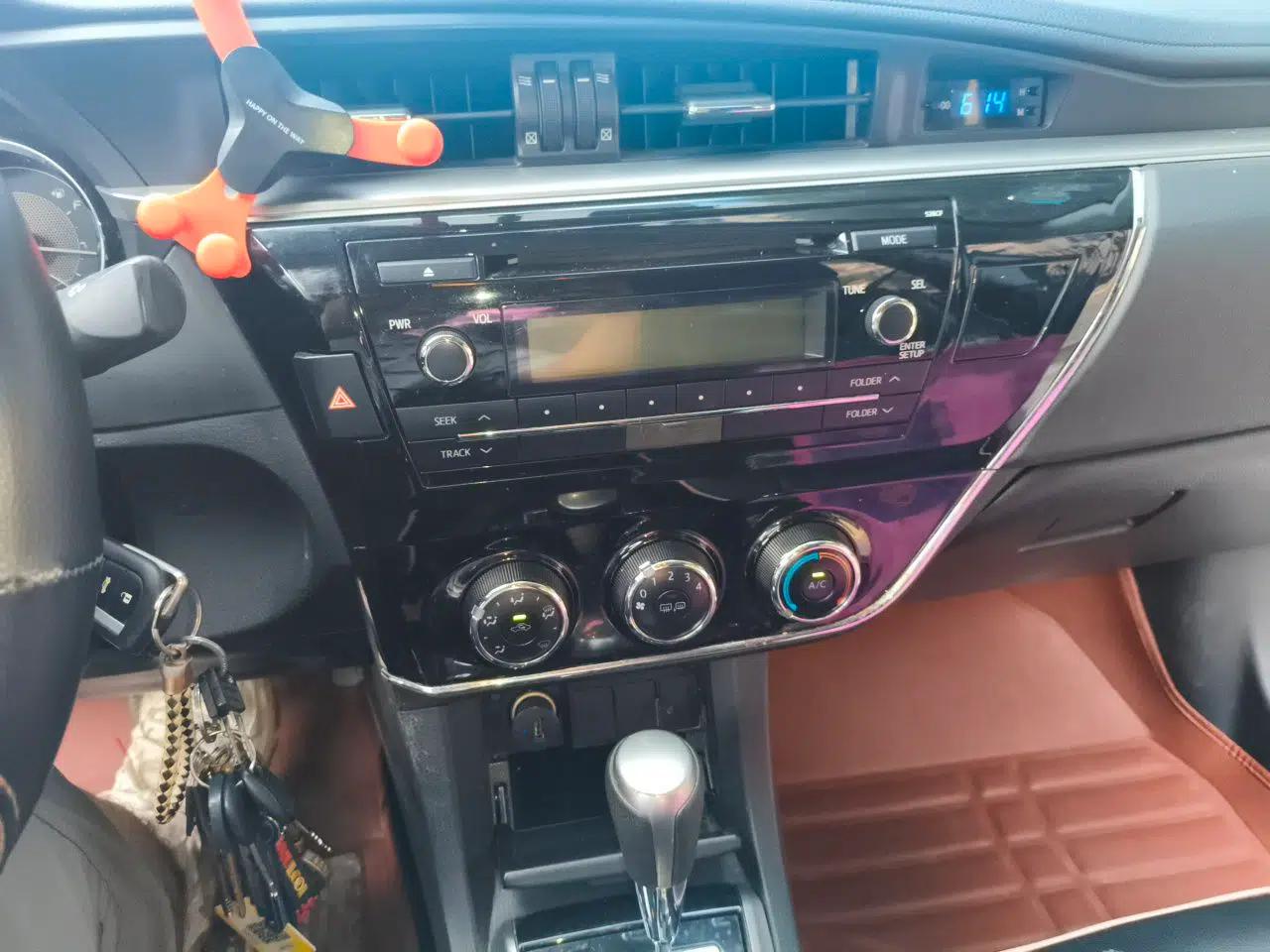 Toyota Corolla 2014 1.6L CVT GL — миниатюра 13