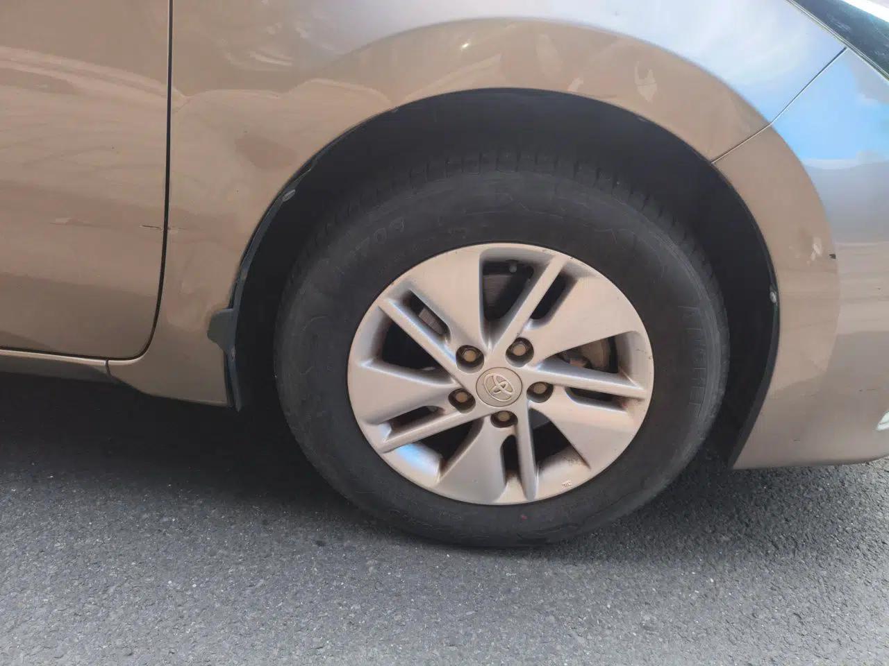 Toyota Corolla 2014 1.6L CVT GL — миниатюра 8