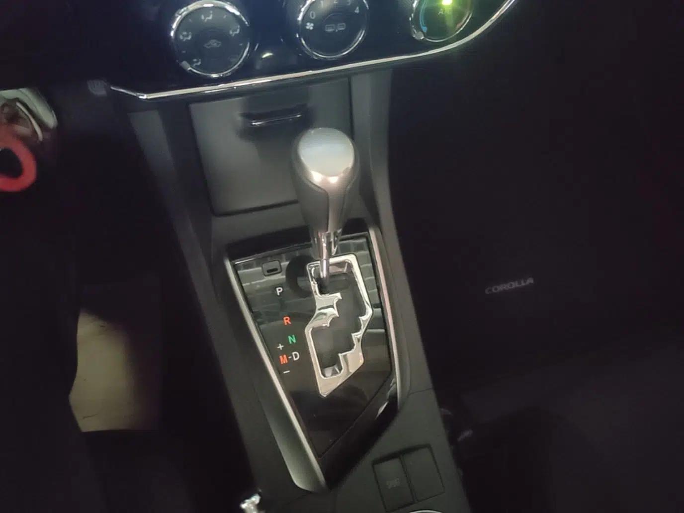 Toyota Corolla 2014 1.6L CVT GL — миниатюра 16