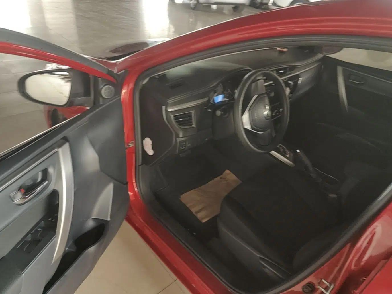 Toyota Corolla 2014 1.6L CVT GL — миниатюра 18