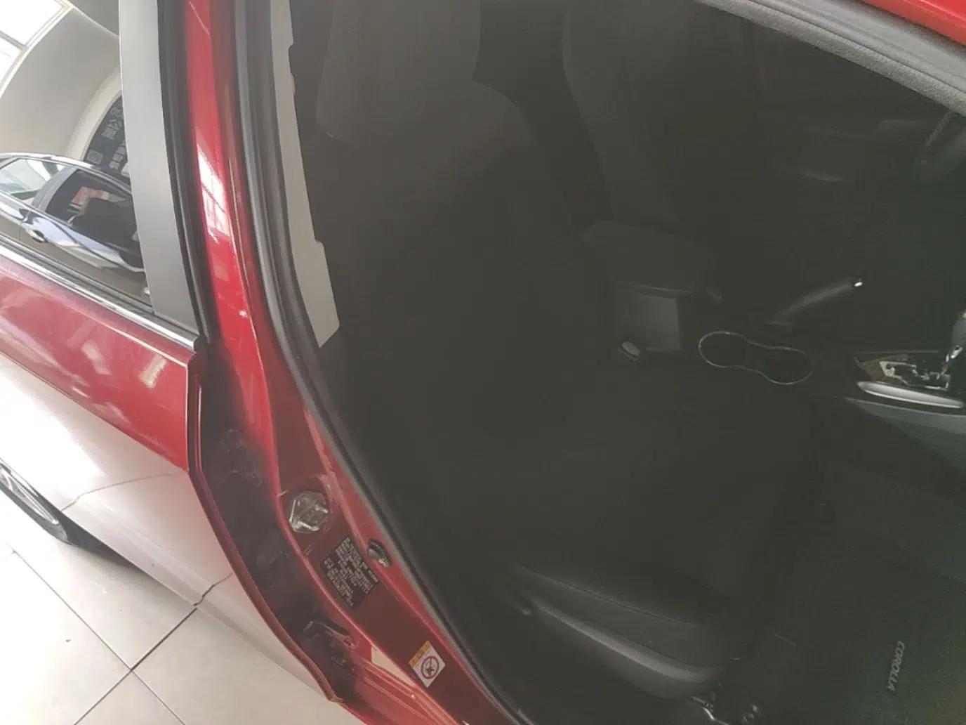 Toyota Corolla 2014 1.6L CVT GL — миниатюра 19