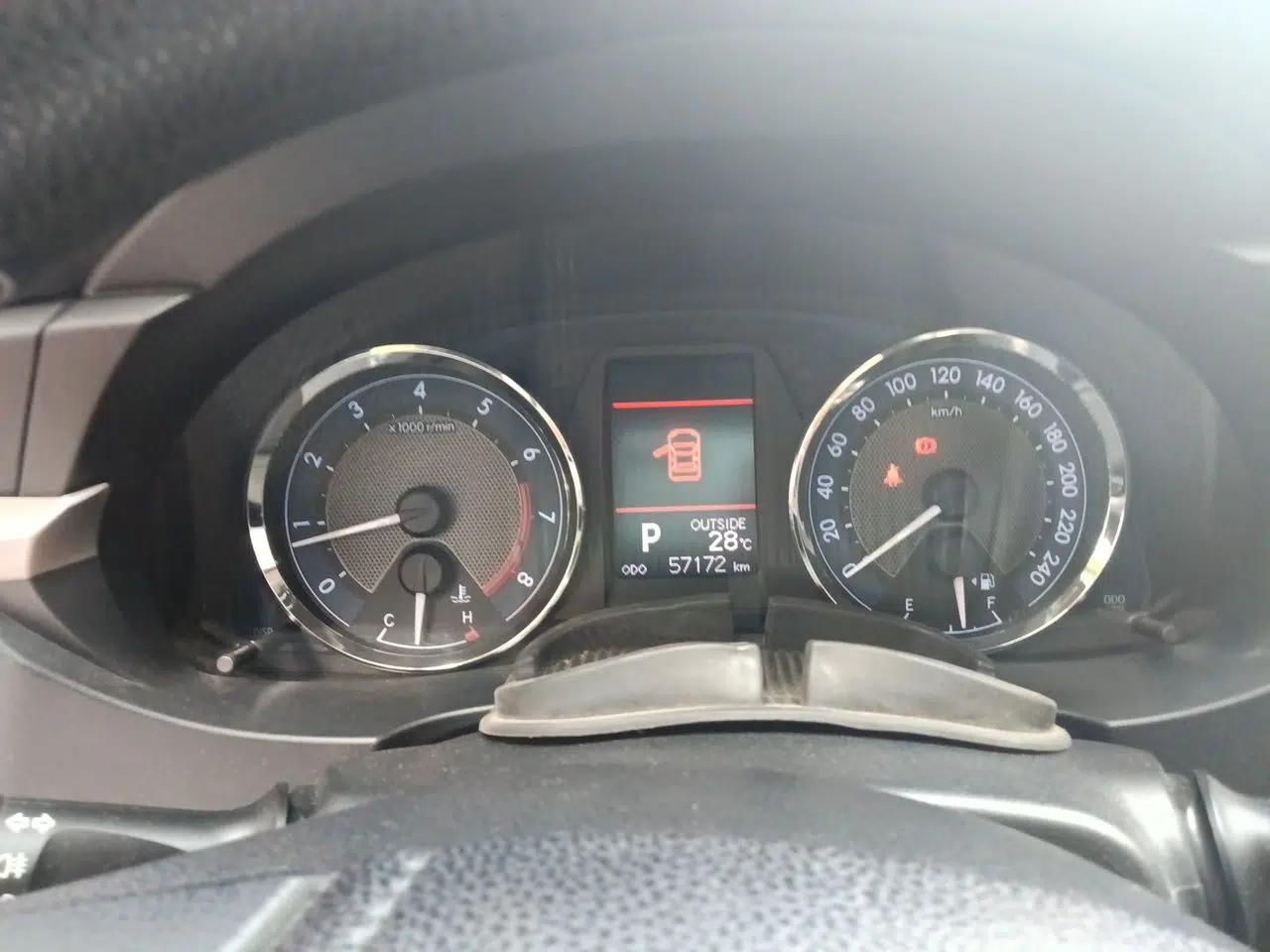 Toyota Corolla 2014 1.6L CVT GL-i — миниатюра 11