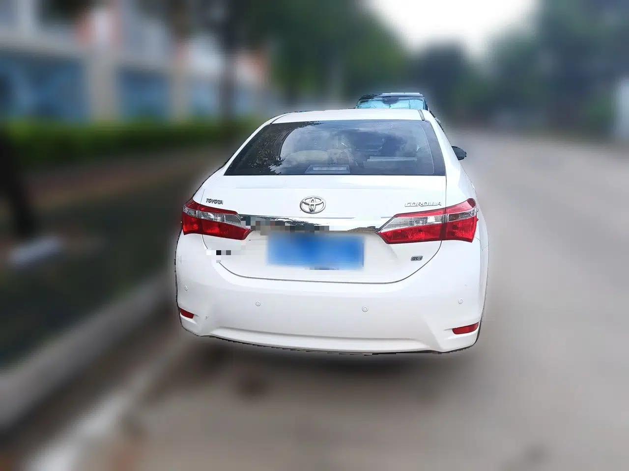 Toyota Corolla 2014 1.6L CVT GL-i — миниатюра 5
