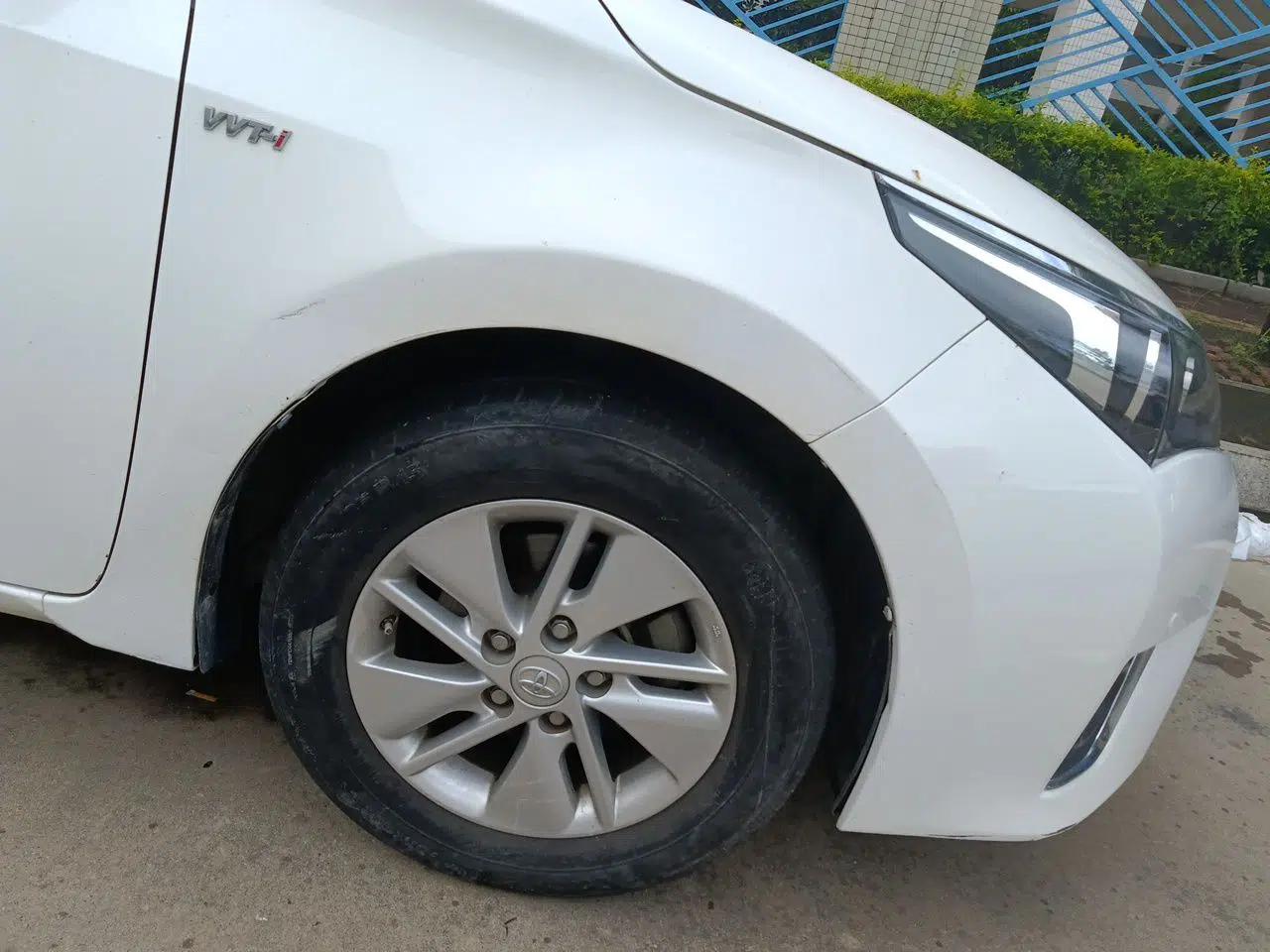 Toyota Corolla 2014 1.6L CVT GL-i — миниатюра 8