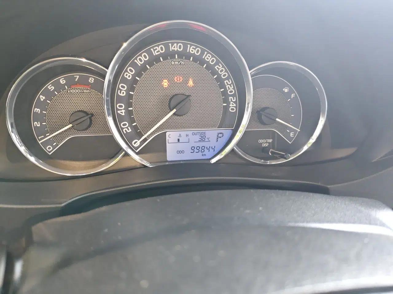 Toyota Corolla 2014 1.6L CVT GL — миниатюра 12