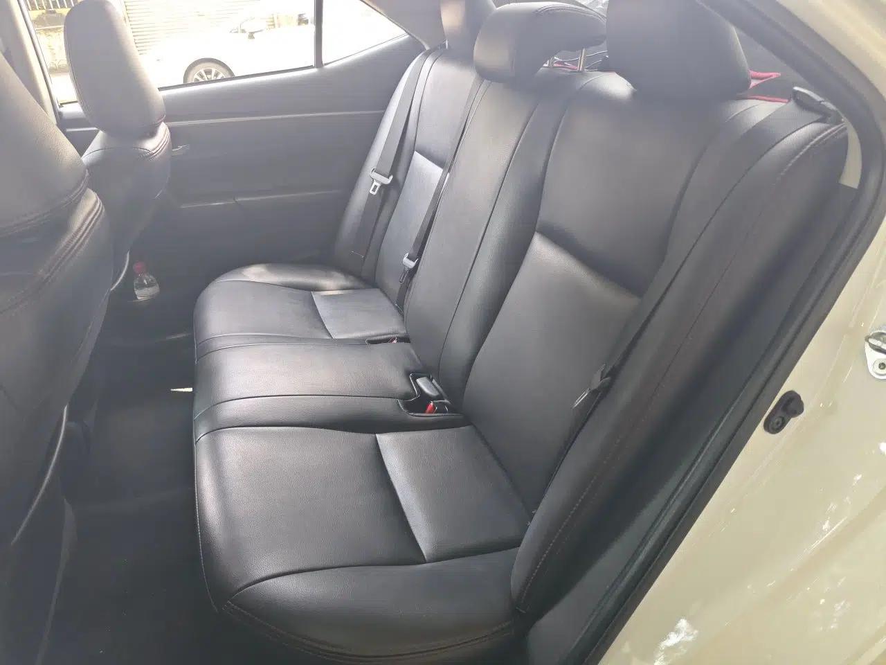 Toyota Corolla 2014 1.6L CVT GL — миниатюра 17