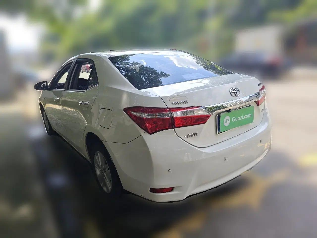 Toyota Corolla 2014 1.6L CVT GL — миниатюра 4