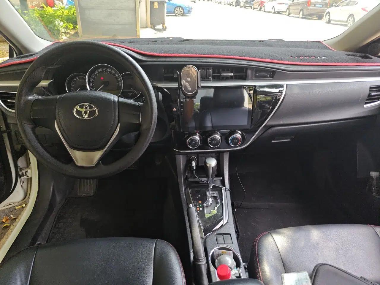 Toyota Corolla 2014 1.6L CVT GL — миниатюра 9