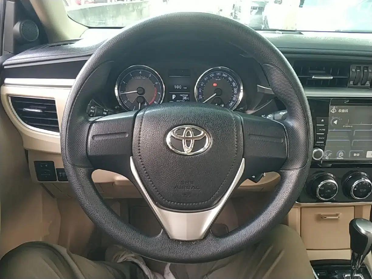 Toyota Corolla 2014 1.6L CVT GL-i — миниатюра 18