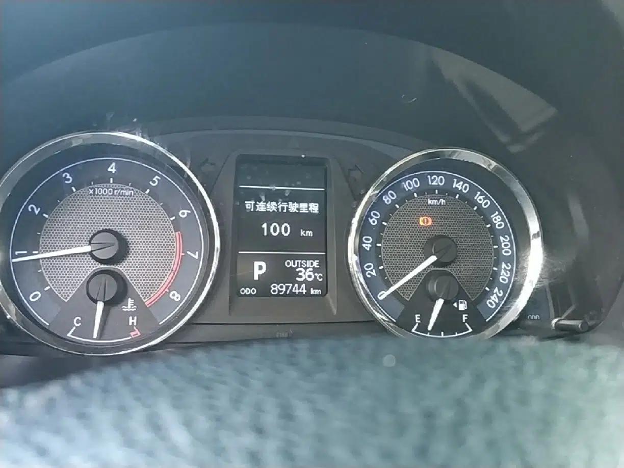Toyota Corolla 2014 1.6L CVT GL-i — миниатюра 19