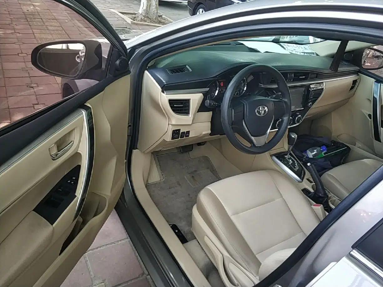 Toyota Corolla 2014 1.6L CVT GL-i — миниатюра 23