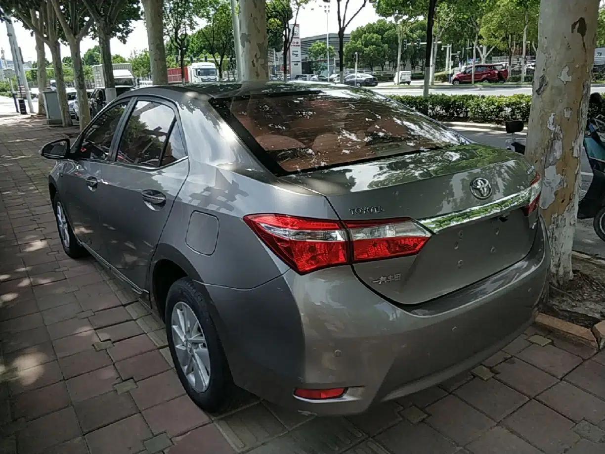 Toyota Corolla 2014 1.6L CVT GL-i — миниатюра 4