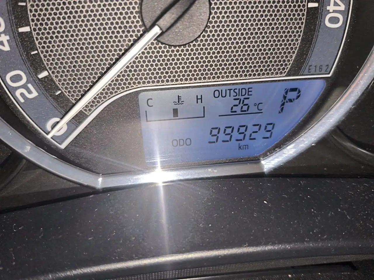 Toyota Corolla 2014 1.6L CVT GL — миниатюра 12