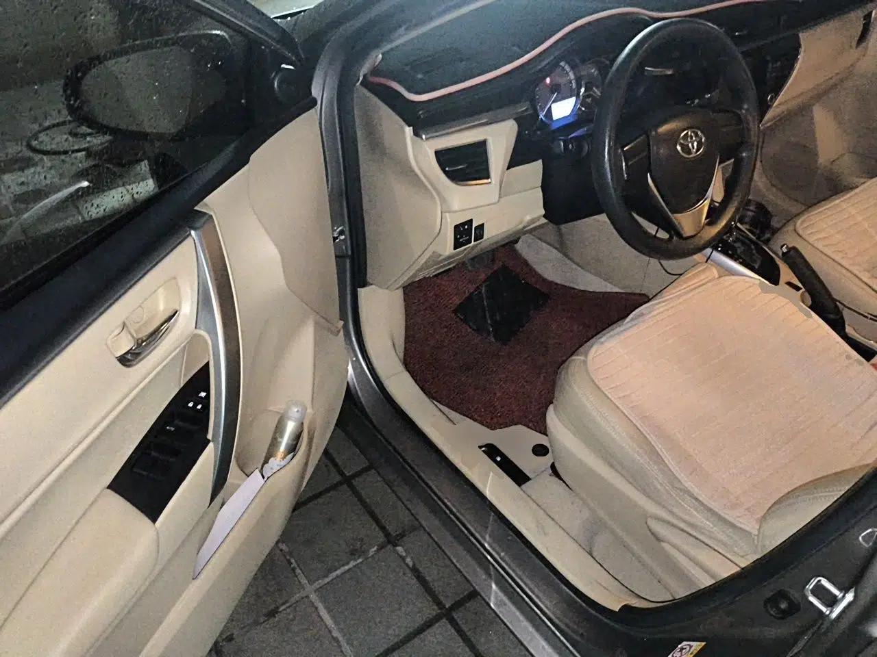 Toyota Corolla 2014 1.6L CVT GL — миниатюра 16