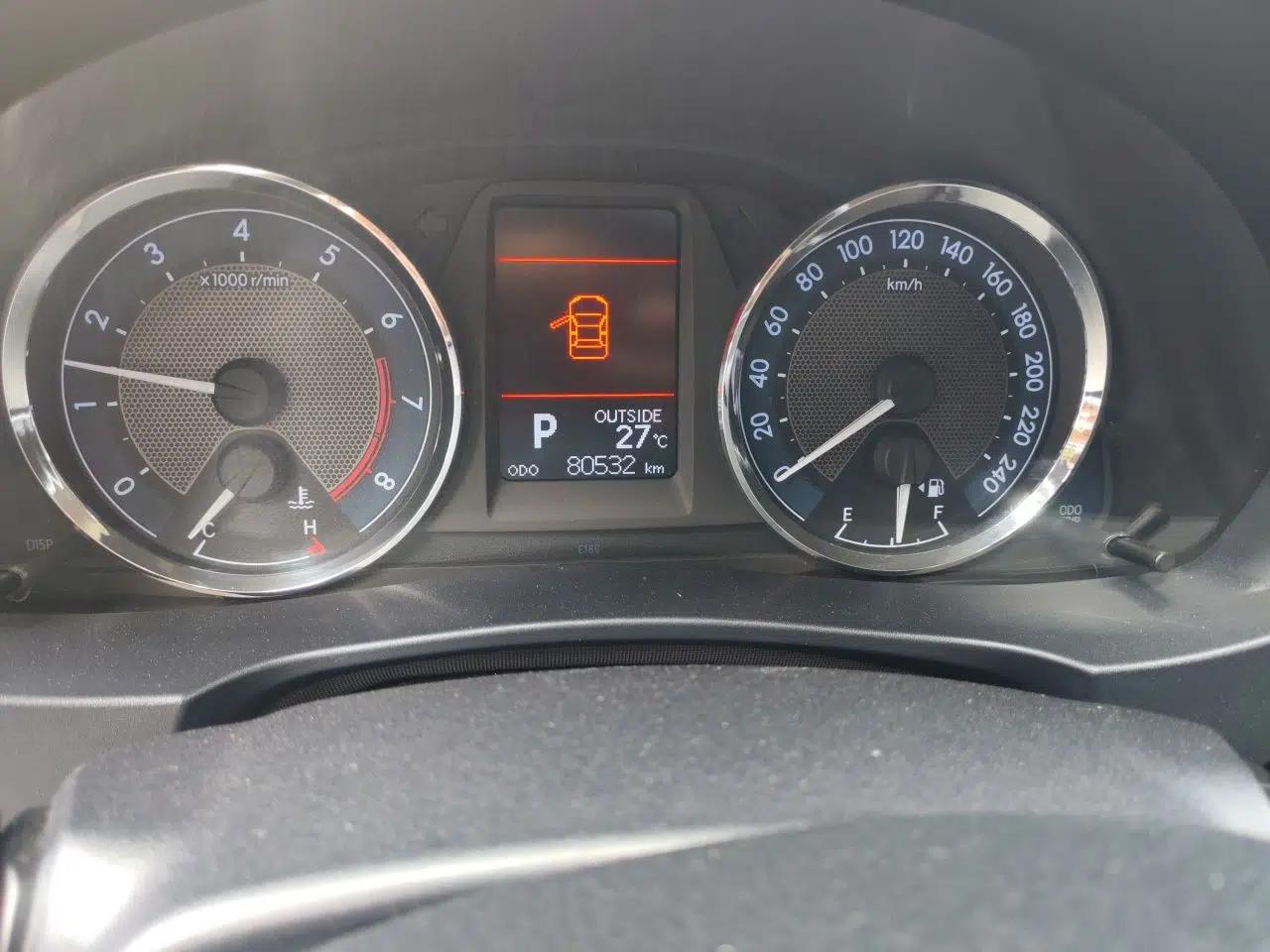 Toyota Corolla 2014 1.6L CVT GL-i Leather Edition — миниатюра 12