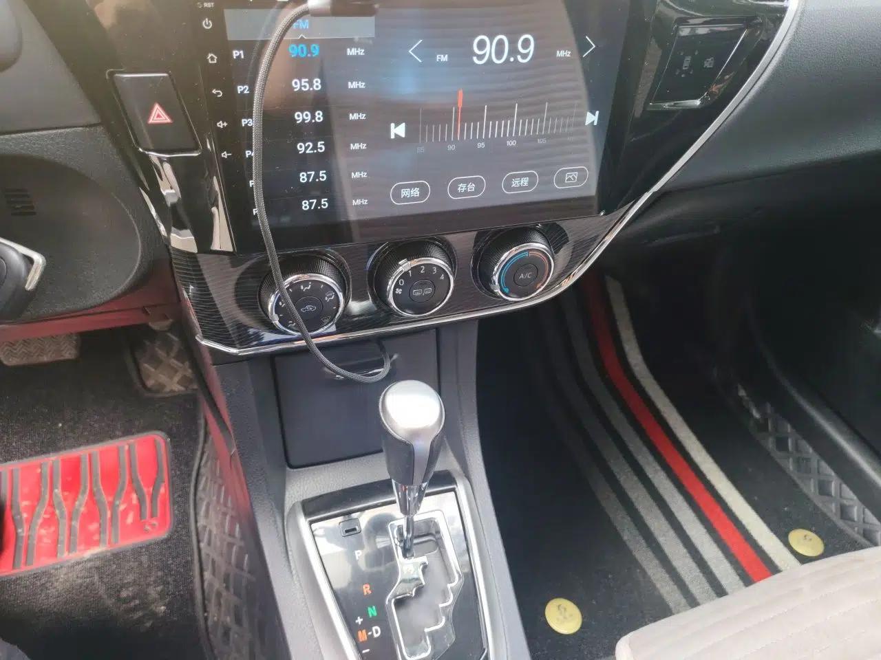 Toyota Corolla 2014 1.6L CVT GL-i Leather Edition — миниатюра 13
