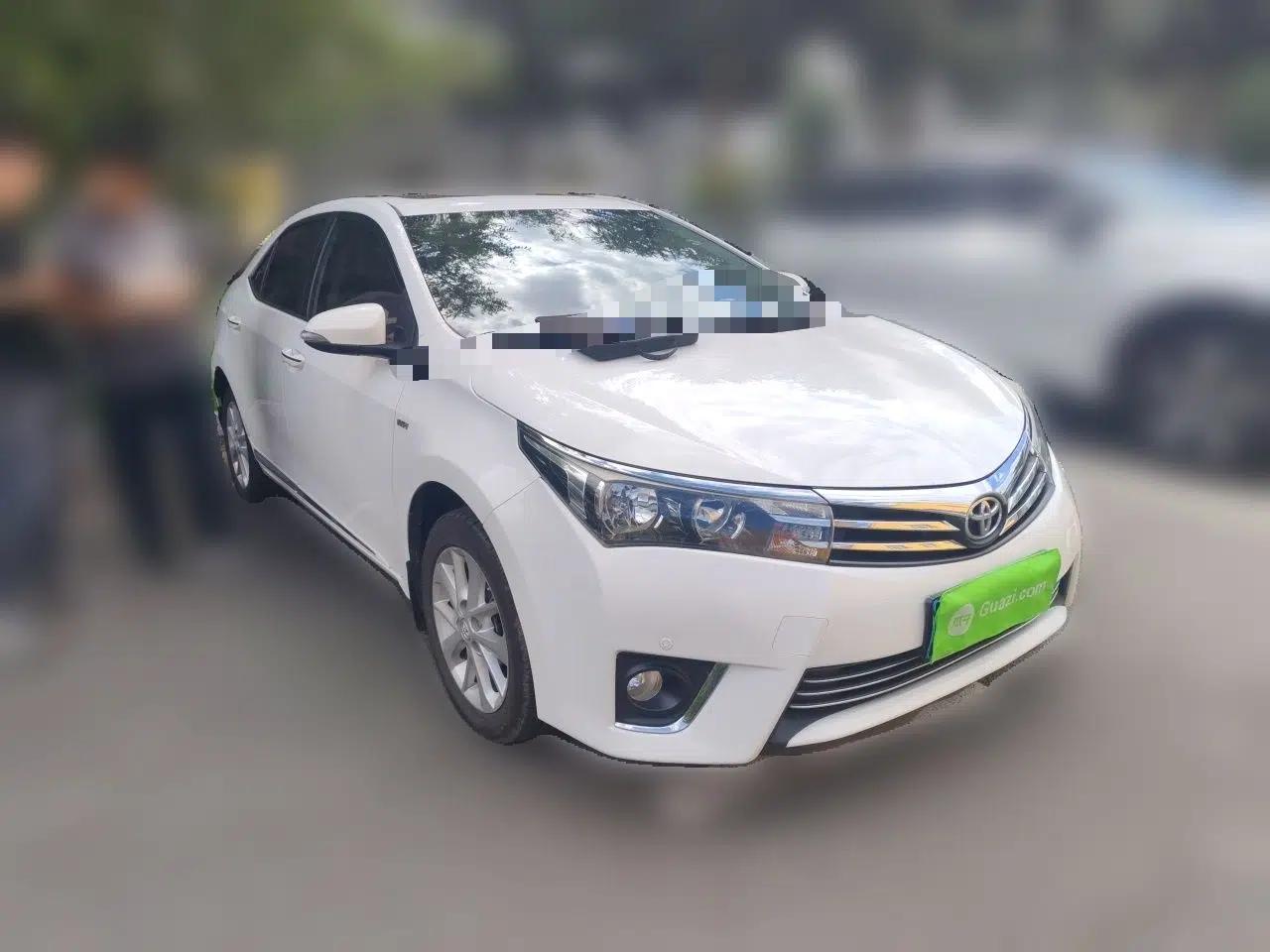 Toyota Corolla 2014 1.6L CVT GL-i Leather Edition — миниатюра 3