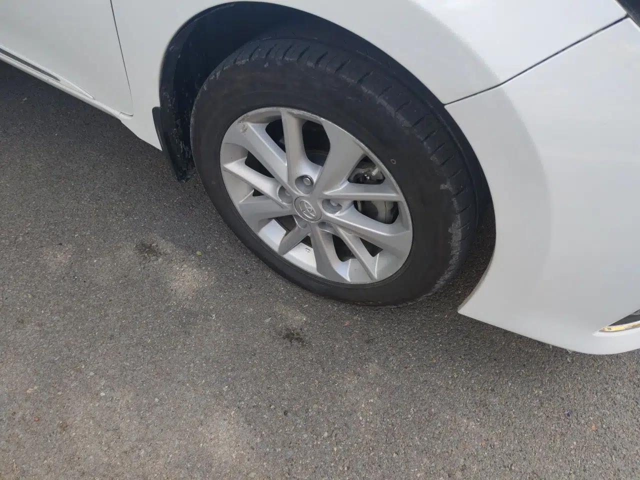 Toyota Corolla 2014 1.6L CVT GL-i Leather Edition — миниатюра 8
