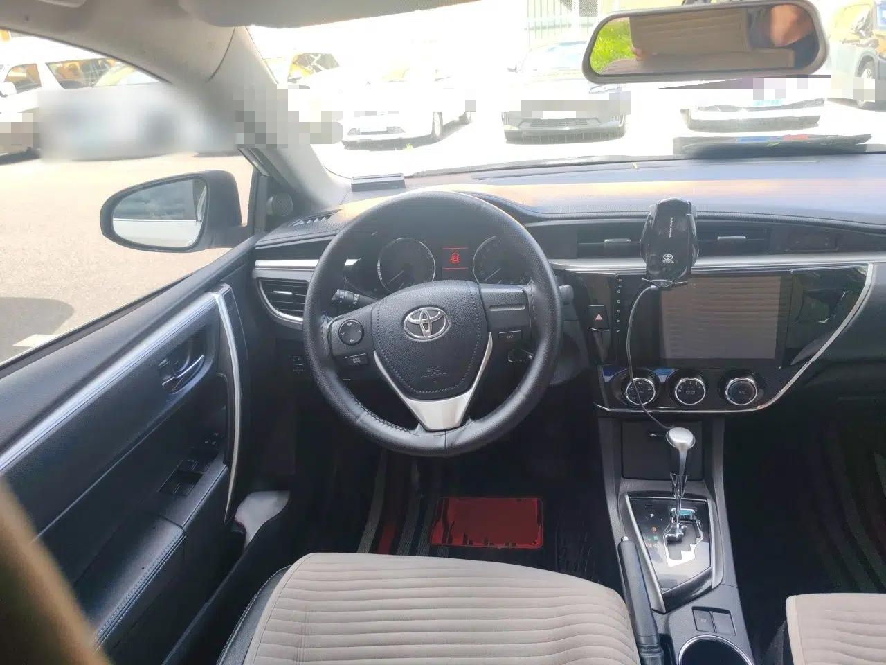 Toyota Corolla 2014 1.6L CVT GL-i Leather Edition — миниатюра 10