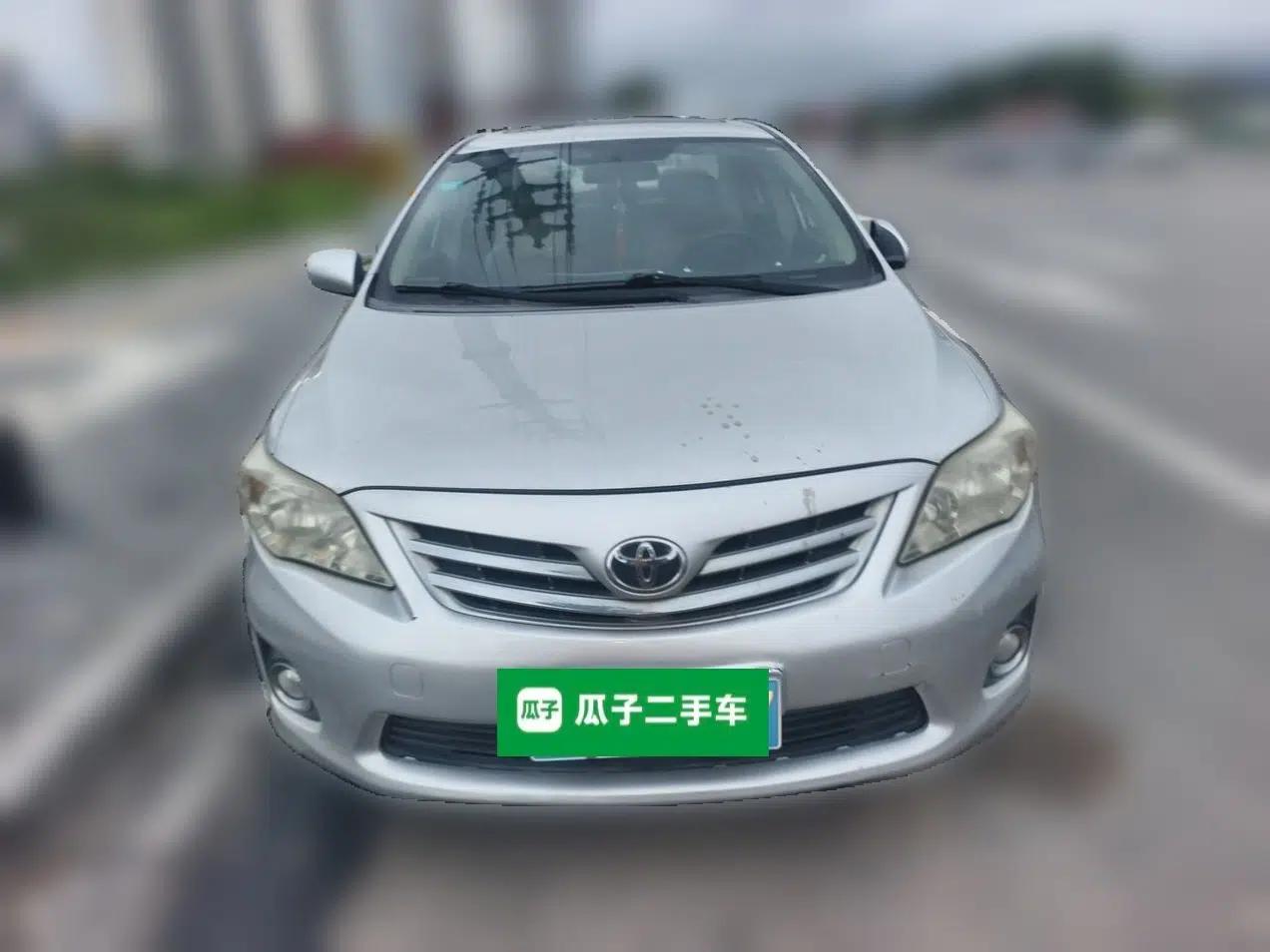 Toyota Corolla 2011 1.6L Manual GL Sunroof Edition — миниатюра 2