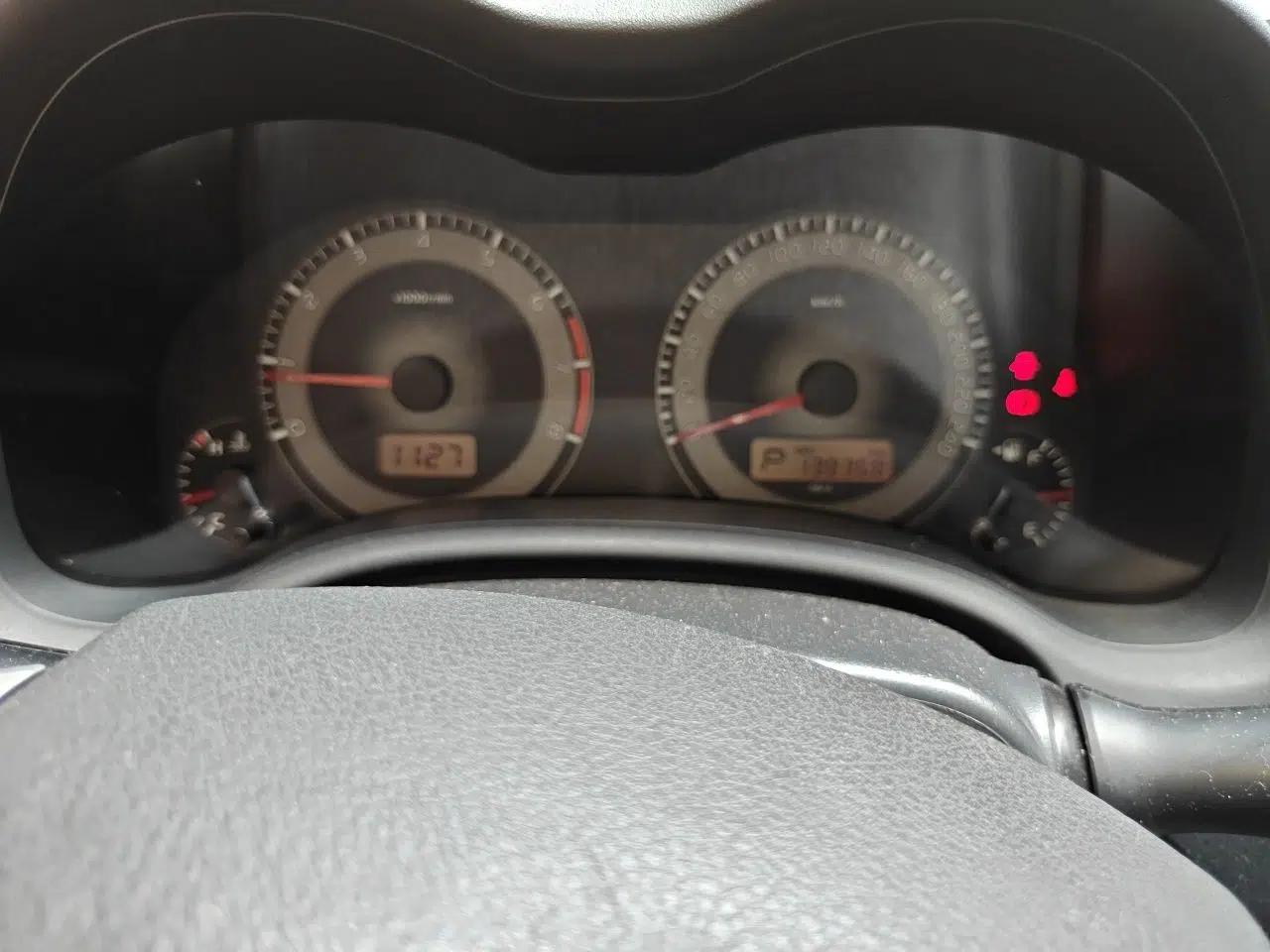 Toyota Corolla 2013 Special Edition 1.6L Automatic GL Cool Model — миниатюра 12